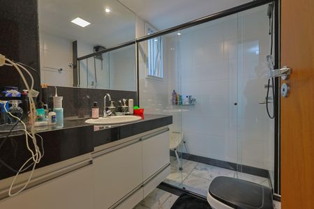 Apartamento à venda com 129m², 4 quartos e 2 vagasBanheiro da Suíte 1