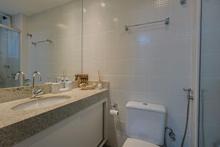 Apartamento à venda com 129m², 4 quartos e 2 vagasBanheiro da Suíte 2