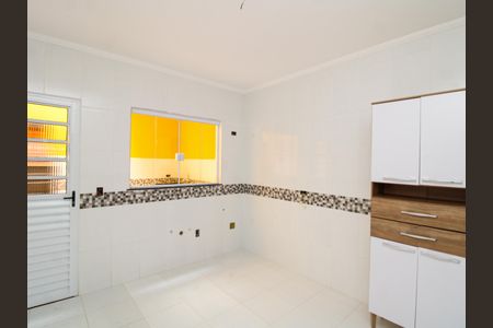 Casa à venda com 130m², 3 quartos e 2 vagas Casa à venda com 130m², 3 quartos e 2 vagasCozinha