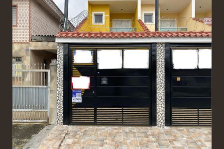 Casa à venda com 130m², 3 quartos e 2 vagas Casa à venda com 130m², 3 quartos e 2 vagasFachada Plaquinha