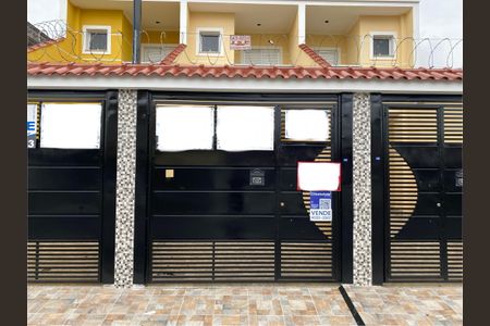 Casa à venda com 130m², 3 quartos e 2 vagas Casa à venda com 130m², 3 quartos e 2 vagasPlaquinha