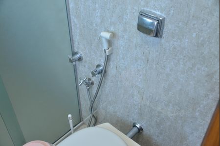 Casa à venda com 191m², 3 quartos e 3 vagasBanheiro da Suíte 1