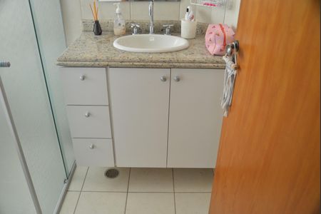 Casa à venda com 191m², 3 quartos e 3 vagasBanheiro da Suíte 2