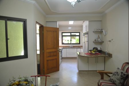 Casa à venda com 191m², 3 quartos e 3 vagasCozinha