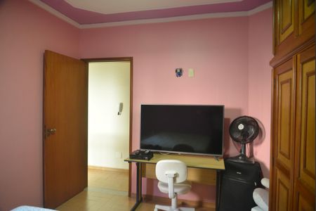 Casa à venda com 191m², 3 quartos e 3 vagasQuarto 1