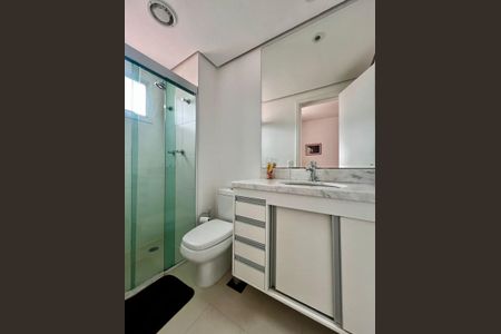 Apartamento à venda com 130m², 3 quartos e 2 vagas Apartamento à venda com 130m², 3 quartos e 2 vagasBanheiro Suíte