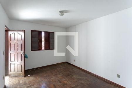 Casa à venda com 180m², 8 quartos e 8 vagas