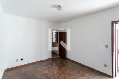 Casa à venda com 180m², 8 quartos e 8 vagas