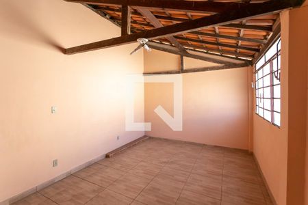 Casa à venda com 180m², 8 quartos e 8 vagas