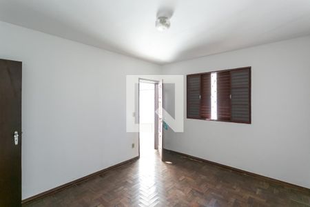 Casa à venda com 180m², 8 quartos e 8 vagas
