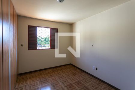 Casa à venda com 180m², 8 quartos e 8 vagas