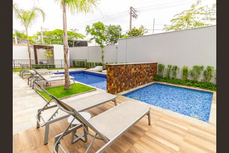Apartamento à venda com 24m², 1 quarto e sem vaga Apartamento à venda com 24m², 1 quarto e sem vagaÁrea comum - Piscina