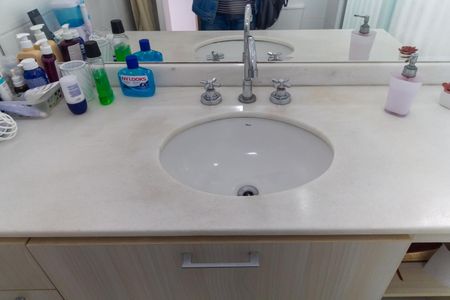 Apartamento à venda com 104m², 3 quartos e 2 vagas Apartamento à venda com 104m², 3 quartos e 2 vagasBanheiro da Suíte