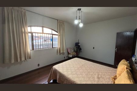Casa à venda com 250m², 3 quartos e 6 vagas