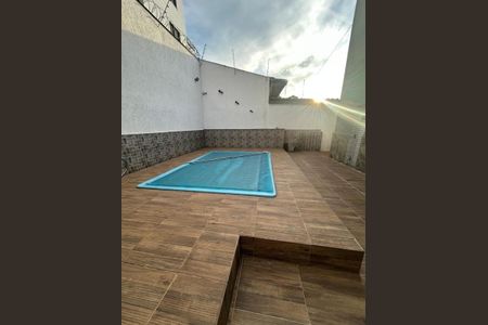 Casa à venda com 250m², 3 quartos e 6 vagas