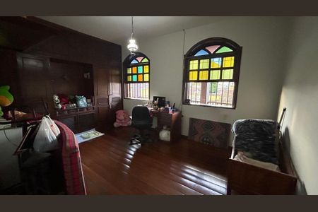 Casa à venda com 250m², 3 quartos e 6 vagas