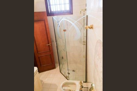 Casa à venda com 230m², 3 quartos e 4 vagas