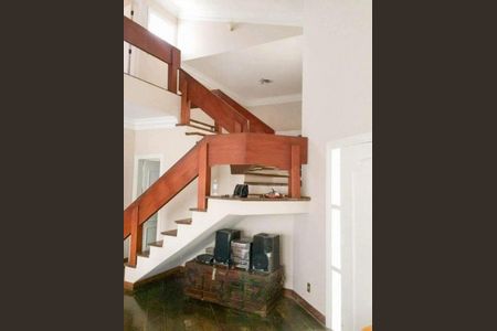 Casa à venda com 230m², 3 quartos e 4 vagas