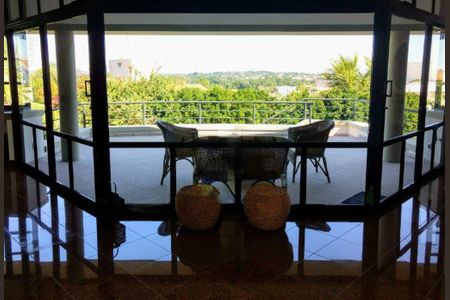 Casa de condomínio à venda com 500m², 4 quartos e 4 vagas