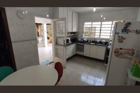 Casa à venda com 270m², 3 quartos e 4 vagas