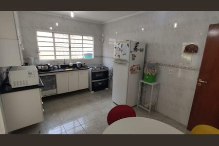 Casa à venda com 270m², 3 quartos e 4 vagas