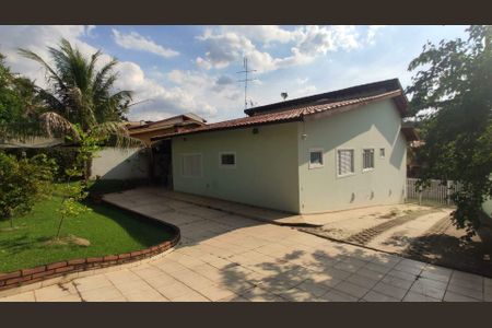 Casa à venda com 270m², 3 quartos e 4 vagas