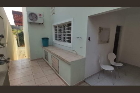 Casa à venda com 270m², 3 quartos e 4 vagas