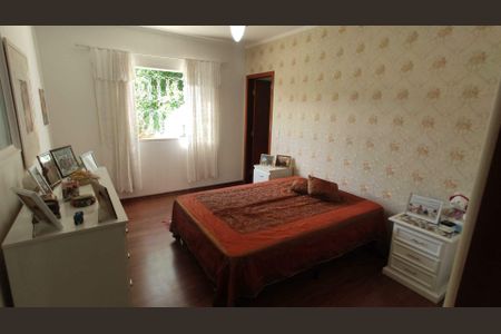 Casa à venda com 270m², 3 quartos e 4 vagas