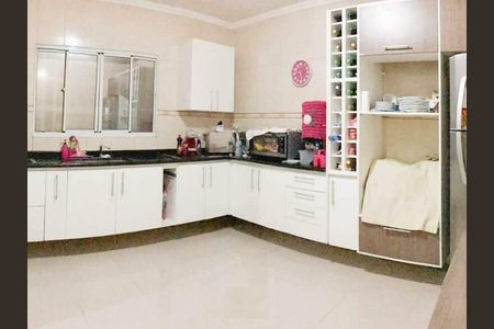 Casa à venda com 276m², 3 quartos e 3 vagas