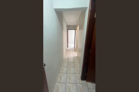Casa à venda com 168m², 5 quartos e 2 vagas Casa à venda com 168m², 5 quartos e 2 vagasCorredor