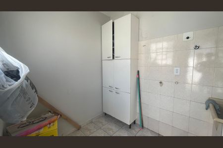 Casa à venda com 168m², 5 quartos e 2 vagas Casa à venda com 168m², 5 quartos e 2 vagasÁrea de Serviço