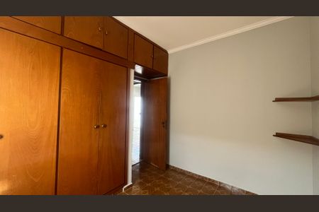 Casa à venda com 168m², 5 quartos e 2 vagas Casa à venda com 168m², 5 quartos e 2 vagasQuarto 2
