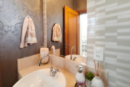 Casa de condomínio à venda com 262m², 4 quartos e 4 vagasLavabo