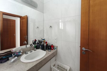 Casa de condomínio à venda com 262m², 4 quartos e 4 vagasBanheiro Suíte 2