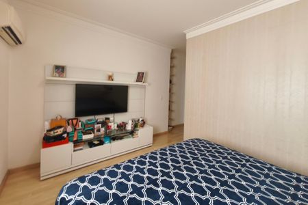 Casa de condomínio à venda com 262m², 4 quartos e 4 vagasSuíte 1