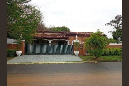 Casa à venda com 157m², 3 quartos e 4 vagas
