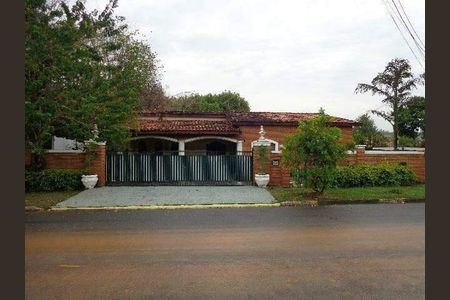 Casa à venda com 157m², 3 quartos e 4 vagas