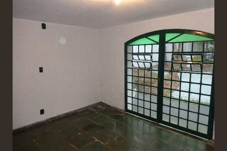 Casa à venda com 157m², 3 quartos e 4 vagas