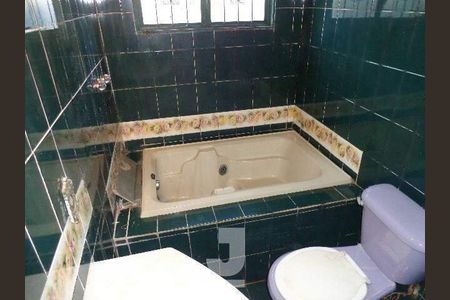 Casa à venda com 157m², 3 quartos e 4 vagas