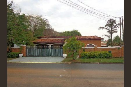 Casa à venda com 157m², 3 quartos e 4 vagas