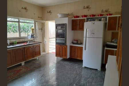 Casa à venda com 750m², 3 quartos e 6 vagas