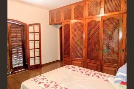 Casa à venda com 750m², 3 quartos e 6 vagas