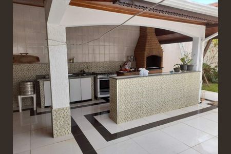 Casa à venda com 750m², 3 quartos e 6 vagas