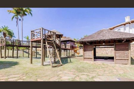 Casa de condomínio à venda com 552m², 4 quartos e 6 vagas