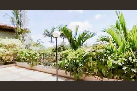 Casa de condomínio à venda com 552m², 4 quartos e 6 vagas