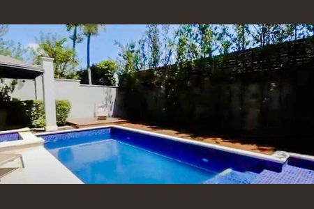 Casa de condomínio à venda com 552m², 4 quartos e 6 vagas