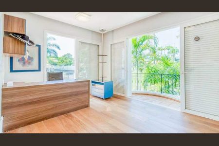 Casa de condomínio à venda com 552m², 4 quartos e 6 vagas