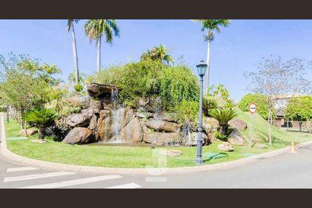 Casa de condomínio à venda com 552m², 4 quartos e 6 vagas