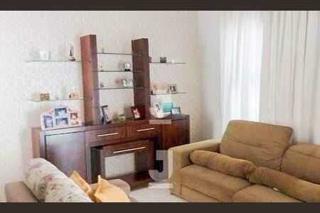 Casa à venda com 224m², 3 quartos e 4 vagas