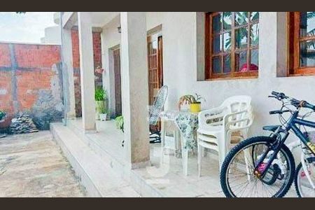 Casa à venda com 224m², 3 quartos e 4 vagas